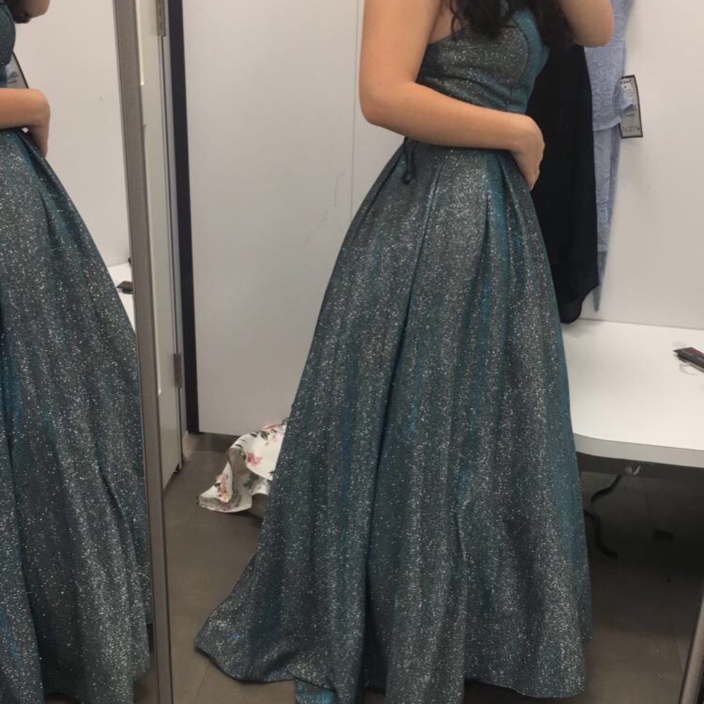 Prom/homecoming dress
